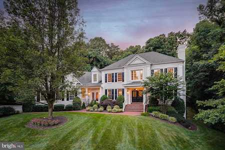 3201 Sarah Joan Ct Oakton, VA 22124