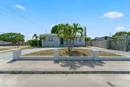1129 S B Street Lake Worth Beach, FL 33460