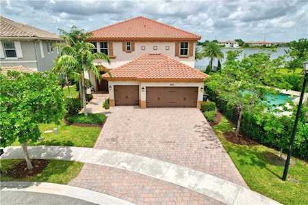 8631 S Lakeside Bnd Parkland, FL 33076