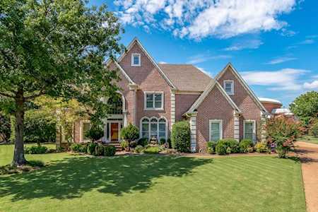 704 W Port Natchez Cv Collierville, TN 38017