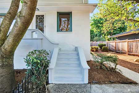 11753 25th Ave NE Seattle, WA 98125