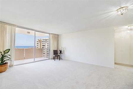 1561 Kanunu Street #1808 Honolulu, HI 96814