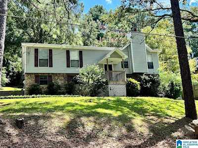 565 E Oak Drive Trussville, AL 35173