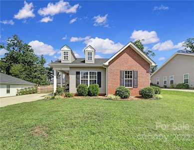 64 Sierra St Belmont, NC 28012