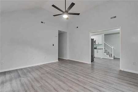 1067 Cox Ave Chesapeake, VA 23323