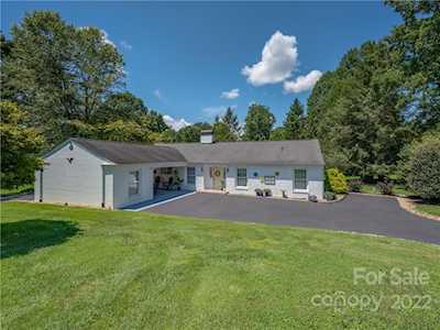 115 Hawthorn Dr Hendersonville, NC 28791