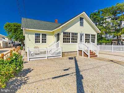 39 9th St N Surf City, NJ 08008