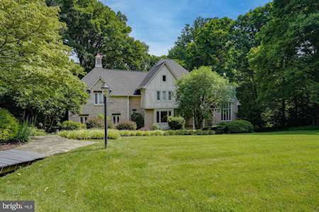 10704 Hunters Run Ct Vienna, VA 22181
