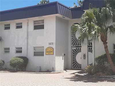 1470 N Dixie Hwy #18 Fort Lauderdale, FL 33304