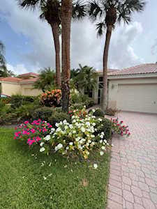 6038 Rossmoor Lakes Court Boynton Beach, FL 33437