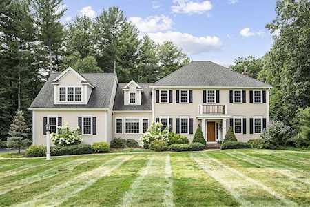 25 Drumlin Hill Bolton, MA 01740