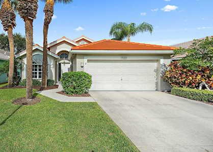 720 Clearbrook Park Circle Delray Beach, FL 33445