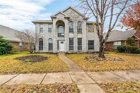 5718 Green Hollow Lane The Colony, TX 75056