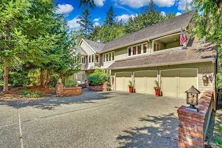 22220 NE 25th Way Sammamish, WA 98074