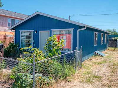 824 Cedar St Medford, OR 97501