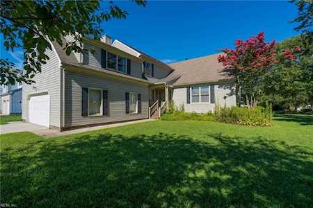 1112 Highlands Ct Chesapeake, VA 23320