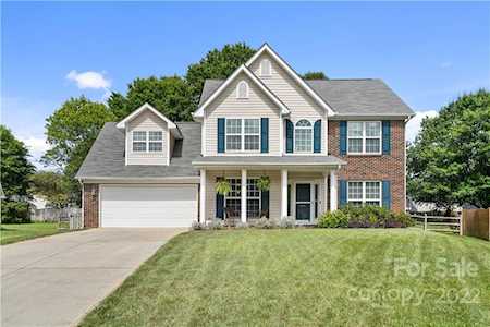 590 Dannyn Grove Ct Charlotte, NC 28214