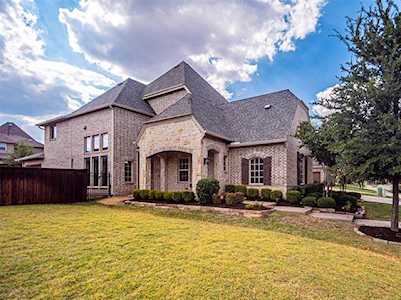 2628 Fountain Drive Irving, TX 75063