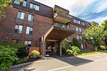 1004 Paradise Rd #PHK Swampscott, MA 01907
