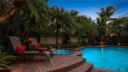1865 NW 76th Way Pembroke Pines, FL 33024