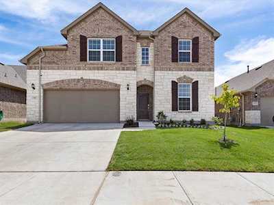 817 Crest Breeze Drive Fort Worth, TX 76052