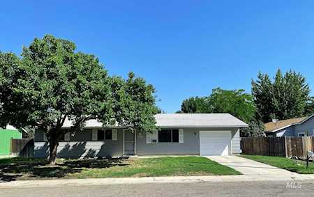 1218 W Chateau Meridian, ID 83646-1412