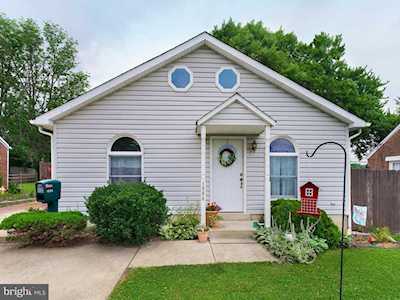 1006 Thornton Rd Boothwyn, PA 19061