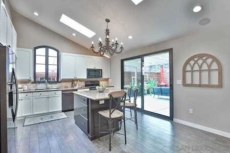 2002 Mendocino Blvd. San Diego, CA 92107