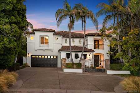 10511 Whispering Hills Ln San Diego, CA 92130