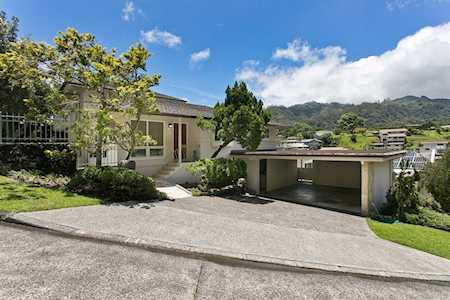 275 Polohiwa Place Honolulu, HI 96817