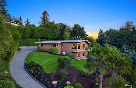 15121 SE 53rd Place Bellevue, WA 98006