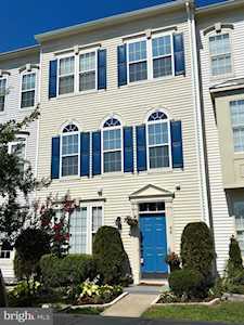 66 Davis St Charles Town, WV 25414