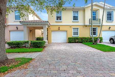 418 Capistrano Drive #418 Palm Beach Gardens, FL 33410
