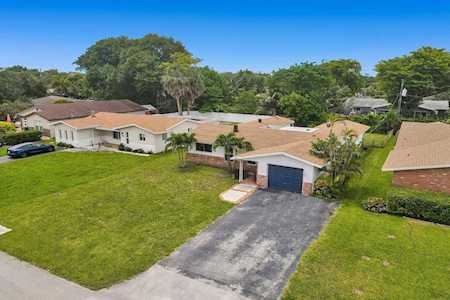 780 NW 35th Street Oakland Park, FL 33309