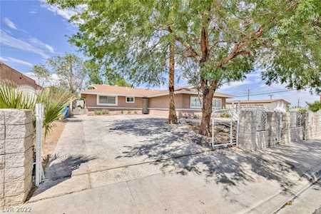 6404 Burgundy Way Las Vegas, NV 89107