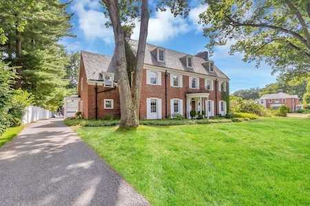 33 Colony Rd Springfield, MA 01106