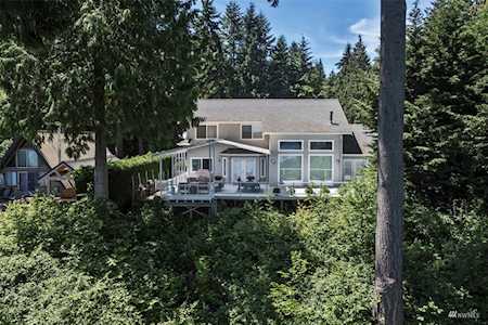 10915 Seaview Dr Anderson Island, WA 98303