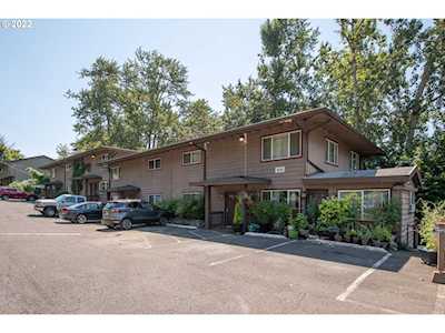 1015 SW Bertha Blvd #4 Portland, OR 97219