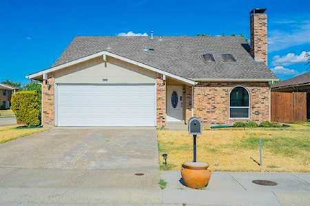 2220 Colonial Place Carrollton, TX 75007