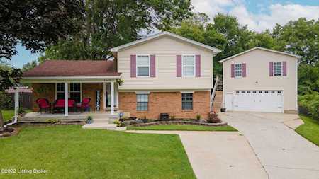 7907 Gainsborough Ct Louisville, KY 40291