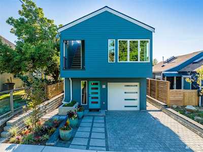 6525 Chapin Place N Seattle, WA 98103