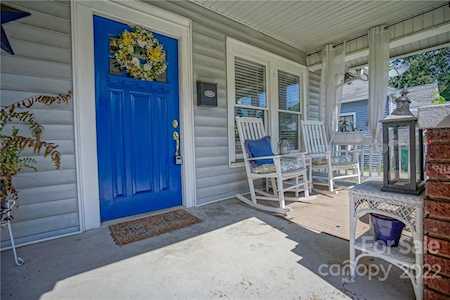 1705 Hawthorne Ln Charlotte, NC 28205