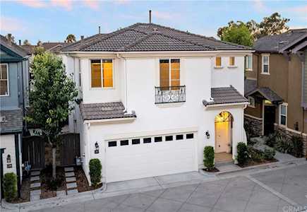 62 Stratus Ln Tustin, CA 92782