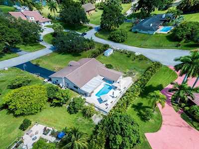 11210 SW 51st St Davie, FL 33330