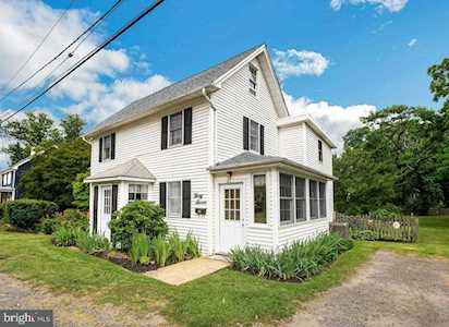 37 3rd St E Moorestown, NJ 08057