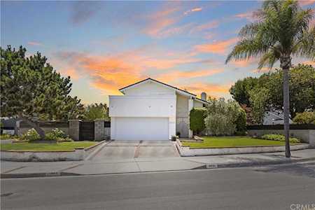 4052 Mistral Dr Huntington Beach, CA 92649