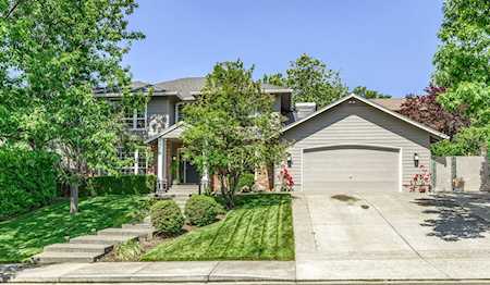 4743 Torrey Pines Dr Medford, OR 97504