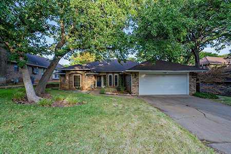 5314 Stonewood Court Arlington, TX 76017