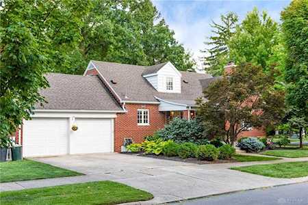 1616 Delaine Avenue Oakwood, OH 45419