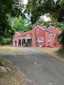 55 Malapardis Rd Morris Plains Boro, NJ 07950